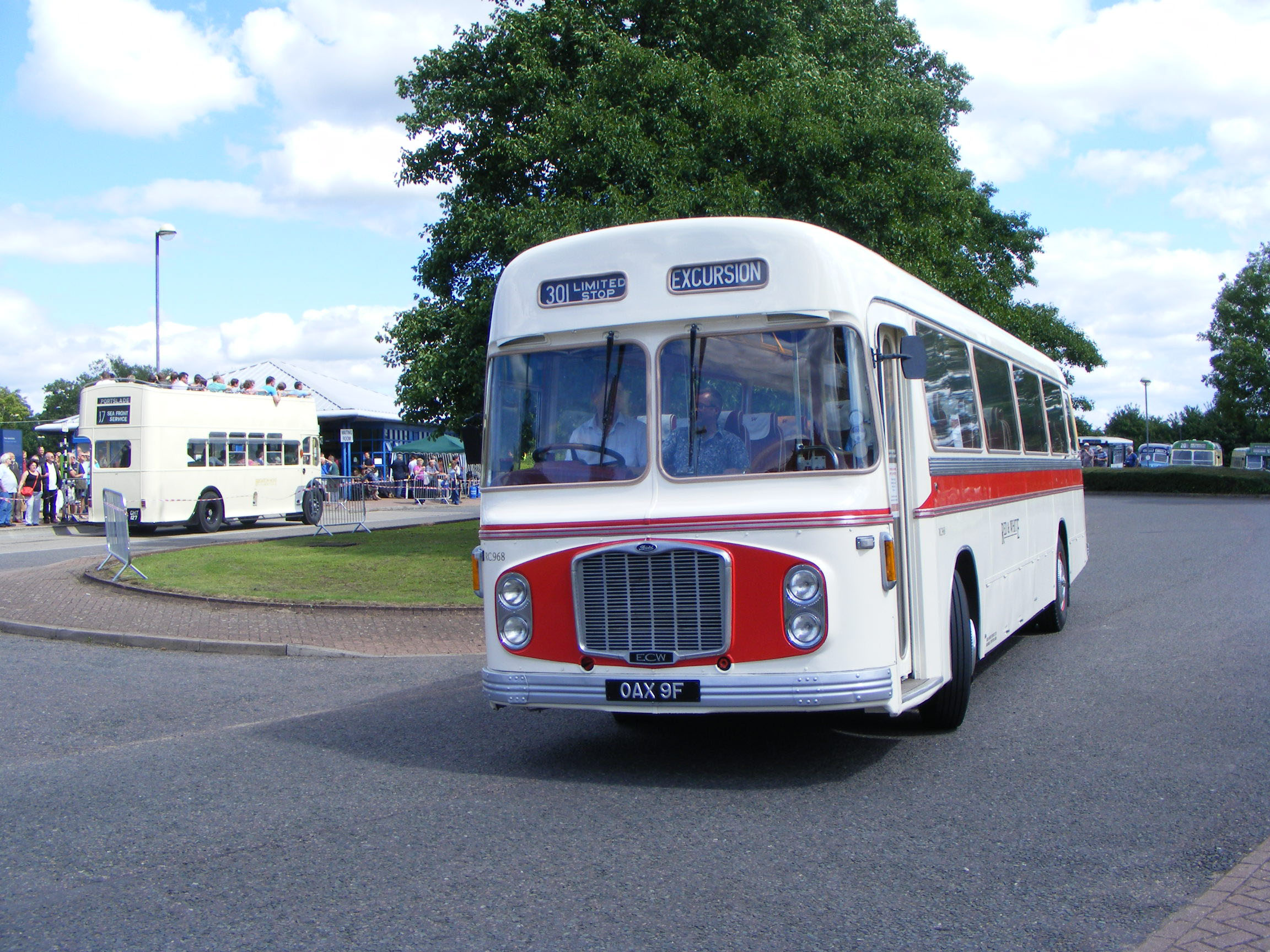 Red & White Services SHOWBUS WALES BUS IMAGE GALLERY